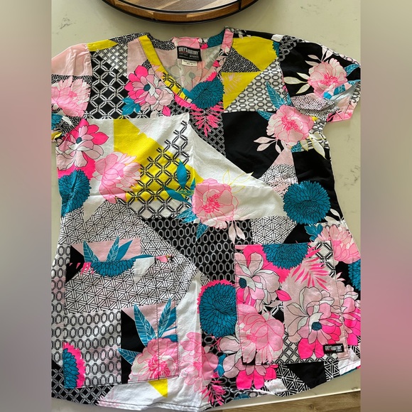 NWOT Greys Anatomy Scrub Top - Picture 1 of 3
